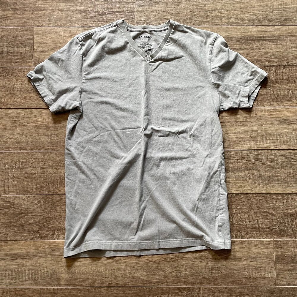 Men's EXPRESS light grey V-neck stretch tee shirt, Size L